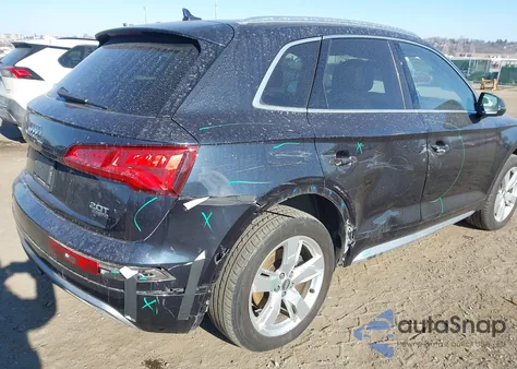 2018 Audi Q5 2.0T Premium/2.0T Tech Premium z USA, uszkodzony, nr VIN WA1BNBFY8J2040331